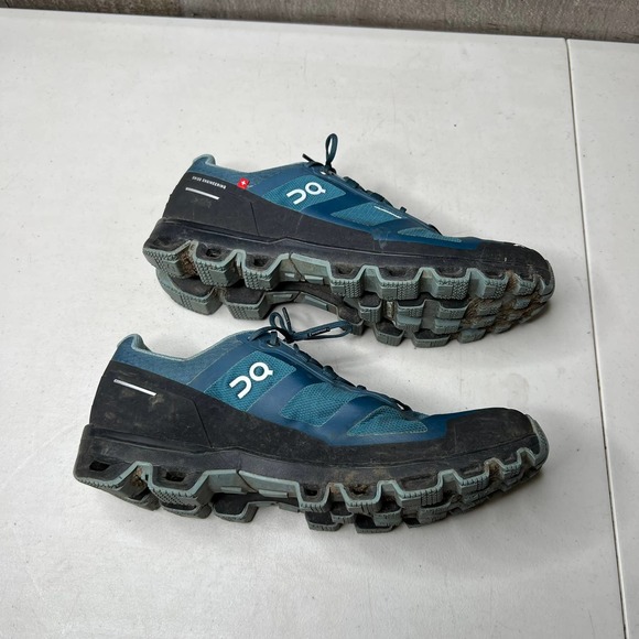 SOLD Swiss Engineering On Cloud Shoes 9 - Picture 3 of 5